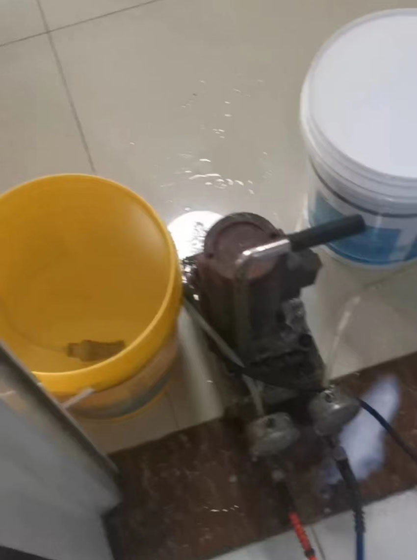 免砸磚注漿防水.jpg